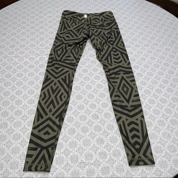 Lululemon Chevron Shuffle Fatigue Green Black 6 - Picture 7 of 15